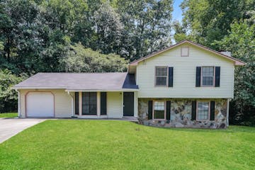 5517 Hadrian Ct Lithonia, GA 30058